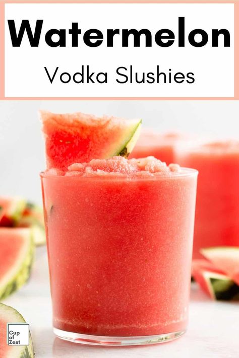 Watermelon Vodka Recipes, Watermelon Alcohol, Watermelon Vodka Drinks, Watermelon Vodka Slush, Watermelon Slushie Recipe, Vodka Slushies, Watermelon Cocktails, Watermelon Slushie, Slushy Drinks