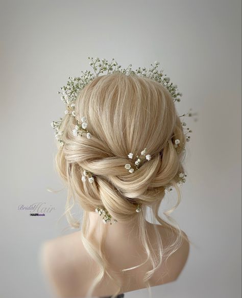 Crown Braid Flowers, Braid Crown Bridal Hair, Wedding Braid Crown, Crown Braid With Flowers, Gypsophila Hairstyle, Crown Braid Short Hair, Updo For Short Hair Wedding, Wedding Hair With Crown, Short Bride Hairstyles