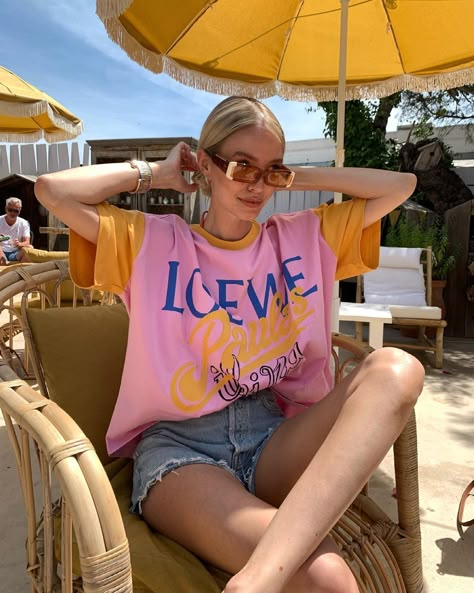 Loewe T Shirt Outfit, Colorful Summer Outfits 2023, Loewe Outfit, Leonie Hanne, Simple Summer Outfits, Influencers Fashion, Cute Summer Outfits, Fashion Girl, Mode Inspiration