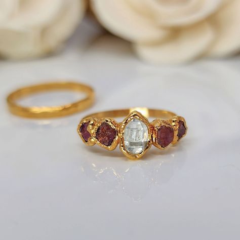 Raw Gemstone Engagement Rings, Engagement Ring Boho, Ruby Ring Set, Birthstone Jewelry Mothers, Birthstone Necklaces, Rough Stone Ring, Necklaces Crystal, Rings Crystal, 8 December