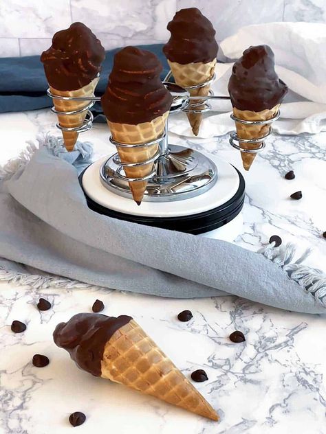 Soft Serve Ice Cream Recipes, Dipped Ice Cream Cones, Cone Dessert, Chocolate Cone, Magic Shell, Cream Dip, Ice Cream Ingredients, Flavor Ice, No Churn Ice Cream