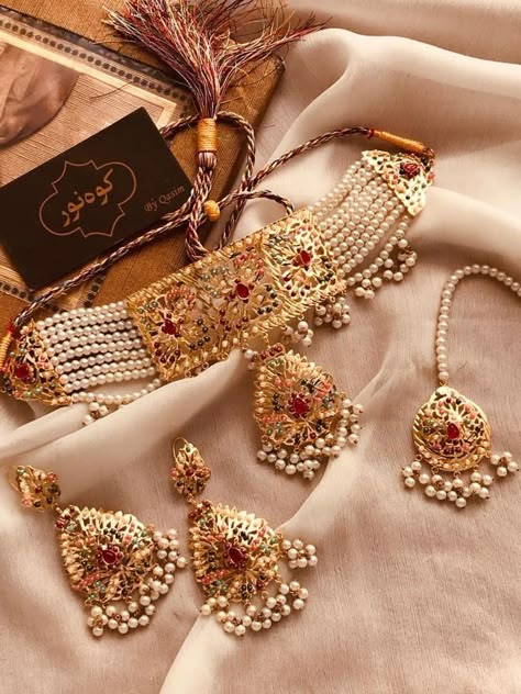 Wedding Jewellery Designs, Bridal Jewelry Sets Brides, Pakistani Bridal Jewelry, Bridal Necklace Designs, Embroidery Necklace, New Gold Jewellery Designs, Indian Bridal Jewelry Sets, Fancy Jewelry Necklace, Antique Jewellery Designs