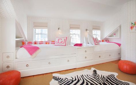 Shared white and pink girls' bedroom boasts white built-in twin bunk beds fitted with drawers and positioned beneath windows framed by Serena & Lily Feather Wallpaper. Nantucket Interior, Child Bedroom, Preppy Bedroom, Pink Girl Room, Bedroom Stuff, Girls Rooms, Dorm Room Inspiration, Preppy Room Decor, Preppy Room