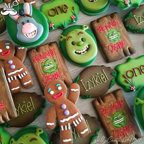 Shrek Decorated Cookies, Shrek Cookies Decorated, Shrek Treats, Shrek Cookies, Shrek Birthday, Shrek Party, Royal Icing Decorated Cookies, Gothic Alphabet, Flooding Cookies