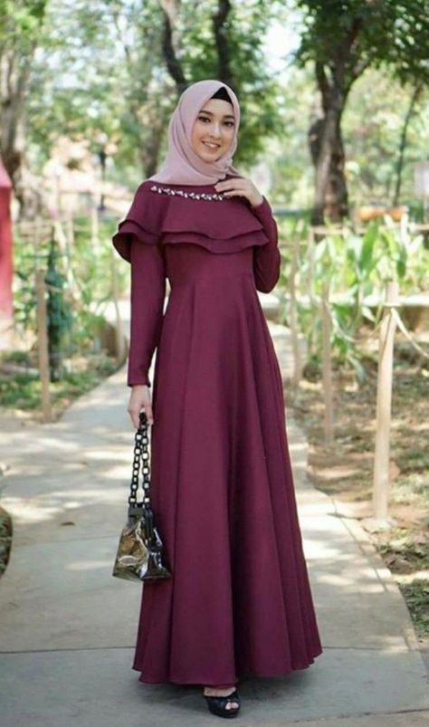 Kebaya Big Size, Modest Bridal Dresses, Modest Long Dresses, Dress Brokat Modern, Dress Muslim Modern, Braidsmaid Dresses, Fashion Week Dresses, Outfit Reference, Mode Turban