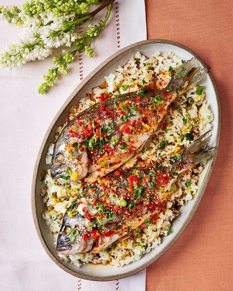 Bream Fish Recipe, Easter Lunch Recipes, Sea Bream Recipes, Brown Butter Rice, Dinner Party Mains, Whole Fish Recipes, Bun Recipes, Onion Rice, Fish Fillet Recipe