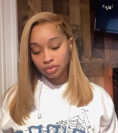 Honey Blonde With Dark Roots Black Women, Stunk Strip Honey Blonde, Honey Blonde Bob Wig Black Women, Silk Press Colored Hair, Honey Blonde Hair Bob, Blonde Hair Black Women Natural, Golden Blonde Hair Black Women, Honey Blonde Bob Black Women, Honey Blonde Bob