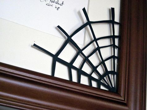 Super simple cobweb cutouts for photos/pictures @ Halloween Spiderweb Tutorial, Paper Spiderwebs, Spider Web Diy, Paper Spider, Spooky Signs, Rustic Halloween, Spiderman Party, Ceramic Tile Coaster, Paper Wreath