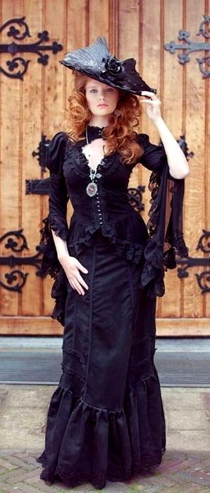 Vampire Gown, Southern Gothic Fashion, High Low Ball Gown, Wedding Victorian, Empress Elisabeth Of Austria, Elisabeth Of Austria, Victorian Fashion Dresses, Empress Elisabeth, Victorian Corset