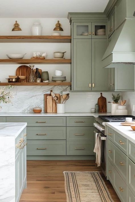 Why Everyone's Obsessed with Green Kitchen Cabinets Right Now! Soft Green Kitchen, Kitchen With Green Cabinets, Sage Kitchen, Sage Green Kitchen, Green Kitchen Cabinets, Painting Kitchen, Green Cabinets, Kitchen Farmhouse, Elegant Kitchens