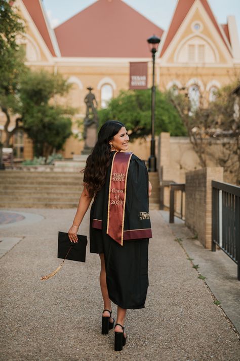 Texas State Senior Pictures, First Gen Graduation Pictures, Stanford Graduation Pictures, Sports Graduation Pictures, Txst Grad Photos, College Graduation Stole Ideas, Graduation Pictures Plus Size, Txst Graduation Photos, Utsa Graduation Pictures