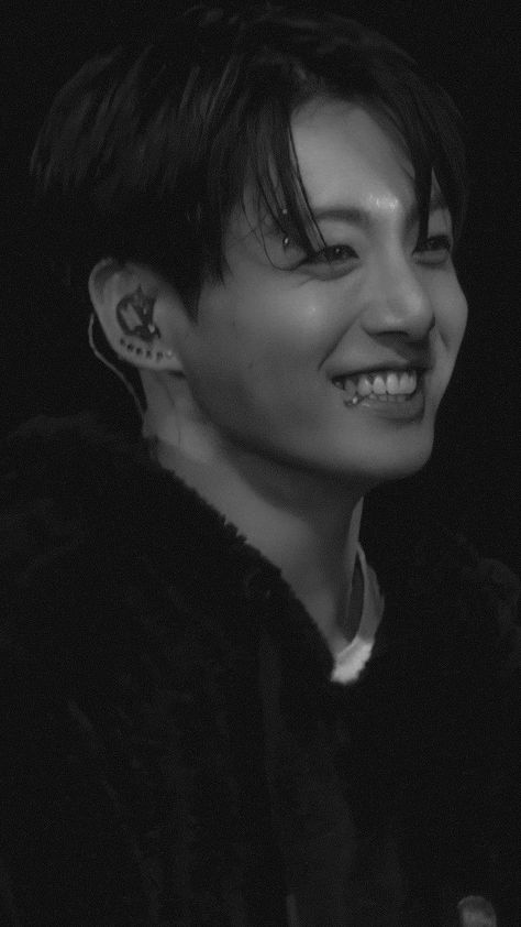 Black And White Seductive, Jungkook Black Wallpaper, Jungkook Black, Jungkook Smile, Bts Black And White, Jungkook Oppa, Jeon Jungkook Photoshoot, Pretty Smile, Jungkook Aesthetic