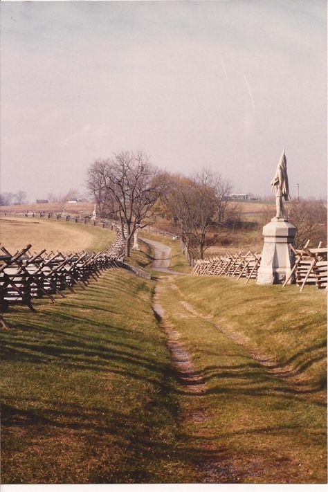 The "Bloody Lane" Antietam Battlefield, Sharpsburg, Maryland  When dawn broke along Antietam Creek on Sept. 17, 1862, cannon volleys launched a Civil War battle that would leave 23,000 casualties on the single bloodiest day in U.S. history. Battle Of Antietam, History Magazine, Bike Lovers, Interesting History, Us History, Beautiful Place, Military History, Churchill, Battlefield