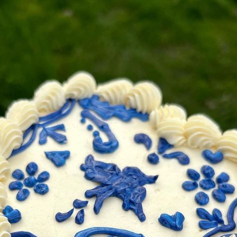 Norma Renteria on Instagram: "Talavera inspired mini cake . Should we also add this to our Mother’s Day menu?  #talaveracake" Talavera Cake Ideas, Talavera Cake, Spanish Tile, Mini Cake, Mini Cakes, Cake Ideas, Mother’s Day, Pastel, Cake