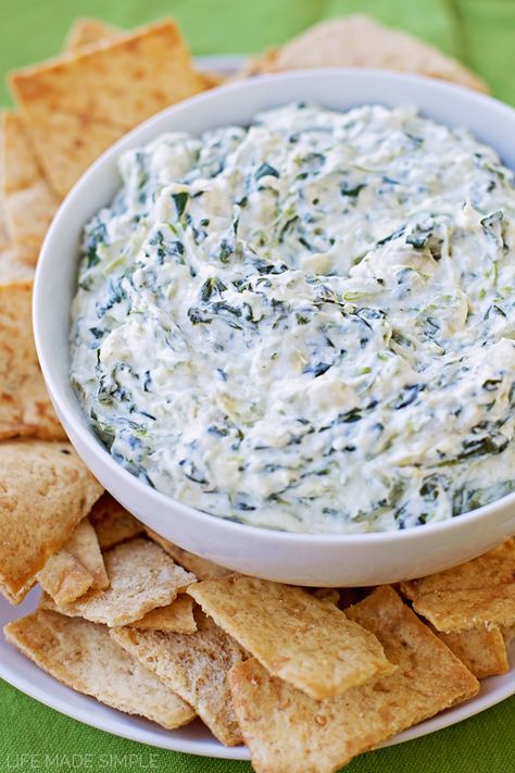 15 Minute Skinny Spinach Artichoke Dip Spinach Artichoke Pizza, Life Made Simple, Spinach Artichoke Dip Recipe, Artichoke Dip Recipe, Easy To Make Appetizers, Spinach Artichoke Dip, Spinach Recipes, Artichoke Dip, Spinach Artichoke