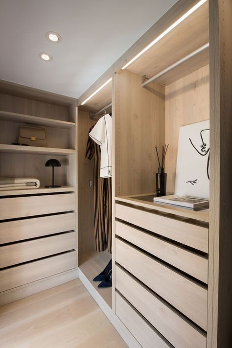 Moulding On High Walls, White Oak Walk In Closet, Closet Build Out, Walk In Wardrobe Inspiration, Scandinavian Closet, Modern Walk In Closet, Ikea Dressing Room, Dressing Room Interior, Primary Closet