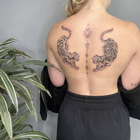 Meaningful Back Tattoos, Tiger Tattoo Back, Back Tattoos For Women, Girl Spine Tattoos, Red Dragon Tattoo, Bird Tattoo Wrist, Religious Tattoo, Fox Tattoo, Back Tattoo Women