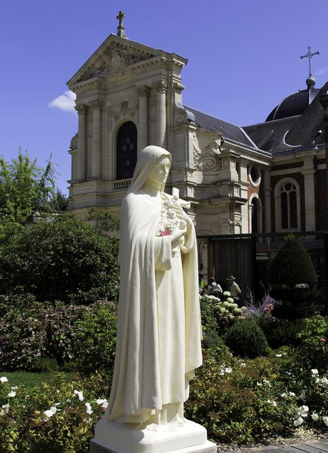 Grotto Design, Carmelite Saints, Catholic Design, Our Father Who Art In Heaven, Prayer Garden, Saint Therese, Love To Love, Saint Teresa, St Therese Of Lisieux