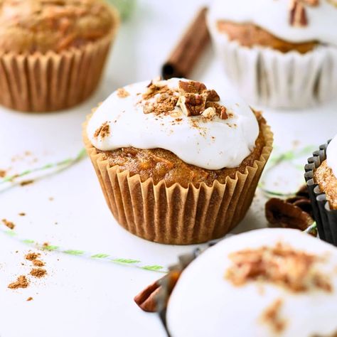 Vegan Frosting Recipe, Vegan Carrot Cake Muffins, Vegan Carrot Cake Cupcakes, Vegan Breakfast Muffins, Vegan Carrot Cake Recipe, Coconut Cream Frosting, Vegan Carrot Cake, Breakfast Muffin, Vegan Frosting