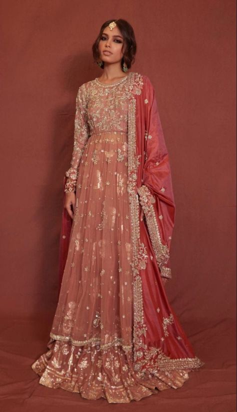 Embellished Lehenga, Misha Lakhani, Pengantin India, Pakistani Formal Dresses, Zardozi Work, Nikkah Dress, Asian Bridal Dresses, Bridal Dresses Pakistan, Pakistani Wedding Outfits