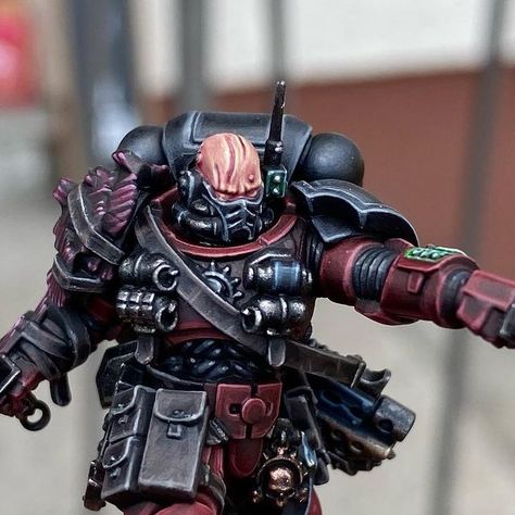 Flesh Tearers 40k, Primaris Lieutenant, Warhammer 40k Tabletop, Dark Angels 40k, Warhammer 40k Blood Angels, Marine Paint, Black Armor, Warhammer 40k Figures, Adeptus Astartes