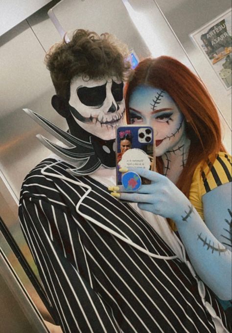 Cute And Easy Halloween Costumes Couples, Chunky And Bride Costume, Halloween Couple Crafts, Dark Haired Couples Costumes, Sally And Jack Costume Couple, Sally And Jack Halloween Costume, Halloween Costumes Couples Brunette, Couple Halloween Face Paint, Jack Y Sally Disfraz