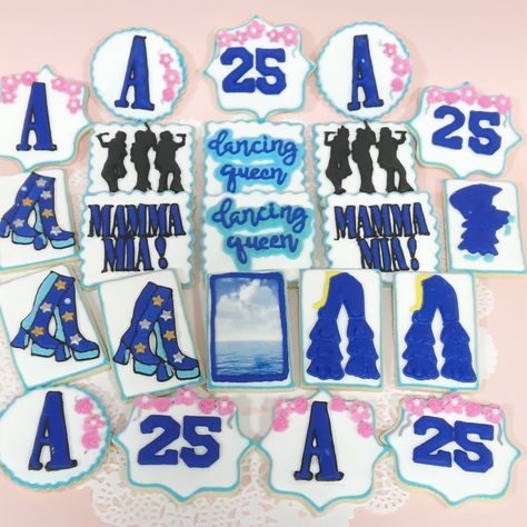 Dancing Queen Cookies, Queen Cookies, Cookies Decoradas, Musical Plays, Mama Mia, Cookie Icing, 17th Birthday, Dancing Queen, Royal Icing Cookies