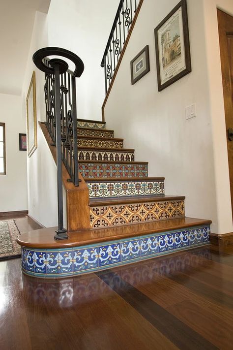 Mexican Tile Stairs, Tile Steps, Staircase Makeover, Tile Stairs, Stairs Architecture, Concrete Stairs, Painted Stairs, Spanish Style Home, Stair Decor