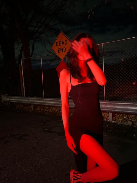 #redlight #converse #blackdresscasual #poses #photography Black Dress Red Converse, All Black Formal Dress, All Black Formal, Short Black Bodycon Dress, Dress With Converse, Black Formal Dress, Red Converse, Prom Ideas, Poses Photography