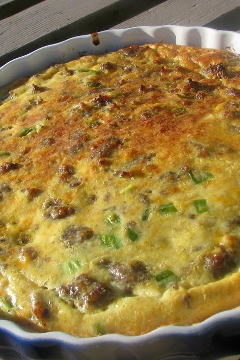 Sausage Quiche Meat Quiche, Sausage Quiche Recipes, Breakfast Quiche Recipes Easy, Vegetarian Quiche Recipes, Sausage Quiche, Breakfast Quiche Recipes, Quiche Recipes Easy, Fancy Dinner Recipes, Easy Recipes For Beginners