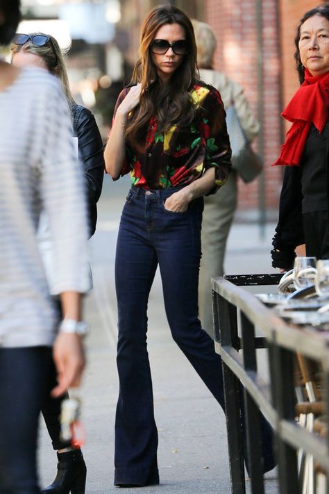 Must Have Denim for Fall 2014-Celebrity-Inspired Denim Trends - New Fall 2014 Jeans for Women - Harper's BAZAAR Celebrity Jeans, Vestiti In Jeans, Beckham Style, Victoria Beckham Outfits, Wide Legged Jeans, Victoria Beckham Style, Walking Down The Street, Fall Denim, Fashion Articles