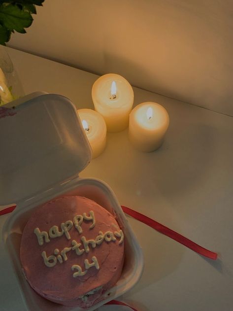 Birthday Candle Photography, 24th Birthday Cake, Cakes Beautiful, Trending Summer Nails, 24 Birthday, Happy 24th Birthday, Happy Birthday To Me Quotes, Birthday Balloons Pictures, Birthday Kiss