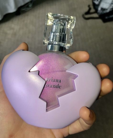 Inst:Serialls.lulu Ariana Grande Perfume Thank U Next 2.0, Thank You Next Perfume 2.0, Thank You Next 2.0 Perfume, Purple Perfume, Next Perfume, Koleksi Makeup, Koleksi Parfum, Ariana Perfume, Ariana Grande Fragrance