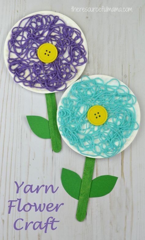 This is a great flower craft for kids to do in the spring, summer, or while studying flowers. The yarn adds texture and dimension to your flower craft. Diy – Velikonoce, Yarn Flower, Yarn Flowers, Spring Preschool, Spring Crafts For Kids, Flower Craft, Daycare Crafts, Spring Activities, Craft For Kids