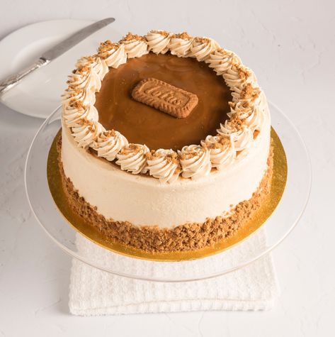 Biscoff Birthday Cake Ideas, Biscoff Birthday Cake Decoration, Lotus Cake Design, Lotus Biscoff Birthday Cake, Lotus Biscoff Cake Design, Chocolate Lotus Biscoff Cake, Biscoff Cake, Pastry And Bakery, Biscuit Cake