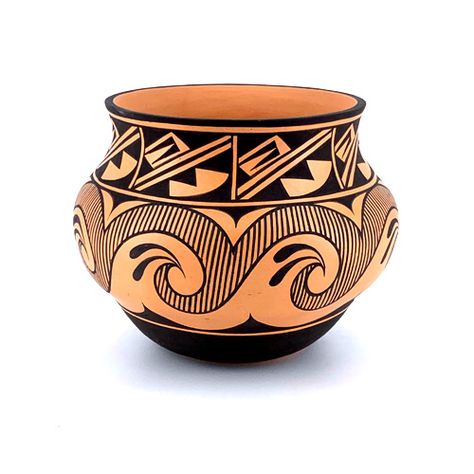 Pueblo Pottery by Jamie Peynetsa - Medicine Water Coil Pueblo Pottery, Pueblo Pottery Patterns, Filler Tattoo, Southwest Pottery, Native Pottery, Taos Pueblo, Pottery Patterns, Tattoo Patterns, Coil Pots