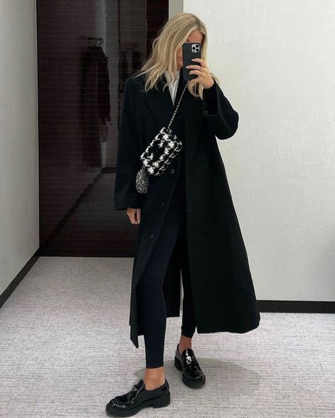 Top 20 Instagram influencer outfits of the week Overalls Brown, Neutrals Outfit, Black Coat Outfit, Josefine H J, Aesthetic Styles, Photography Outfits, Outfit Office, Outfit Aesthetics, Prada Loafers