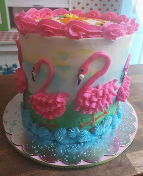 Pink Flamingo Cake Double Barrel Pink Flamingo Cake for a Summer Birthday Flamingo Beach Cake, Pink Flamingo Cake, Flamingo Cakes, Tropical Birthday Cake, Flamingo Birthday Cake, Decoration Patisserie, Summer Cake, Flamingo Cake, Glam Pad