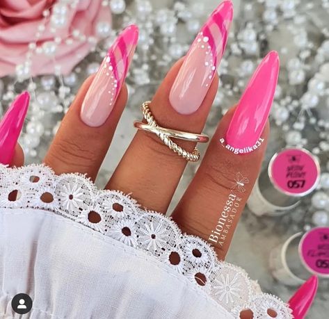 Fancy Pink Nails, Nail Barbie, Diy Summer Nails, Nail Ideas Designs, Barbie Outfit Ideas, Clear Glitter Nails, Cake Barbie, Barbie Nail, Aesthetic Barbie