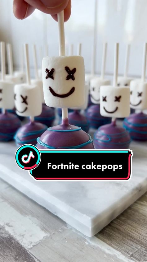 Cake Pops Fortnite, Fortnite Cupcake Cake, Fortnite Cakepops, Fortnite Birthday Party Ideas Food, Fortnite Cake Pops, Fortnite Cupcakes, Fortnite Food, Fortnite Cake, Dj Marshmello