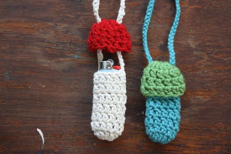 Free Crochet Pattern These little mushroom necklaces are made to fit a lighter perfectly so it never gets lost, but you can use the... Lighter Holder, Crochet Mushroom, Crocheted Items, Fun Crochet Projects, Crochet Things, Crochet Keychain, Diy Crochet Projects, Crochet Inspo, Crochet Stuff