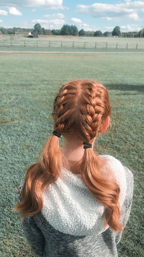 Max Mayfield Hairstyles, Hear Style Girl Hairstyles, Hear Styles Girl, Skating Hairstyles, Hairstyles Basketball, Bangs At Home, Cute Pigtails, One Braid, Low Ponytail Hairstyles