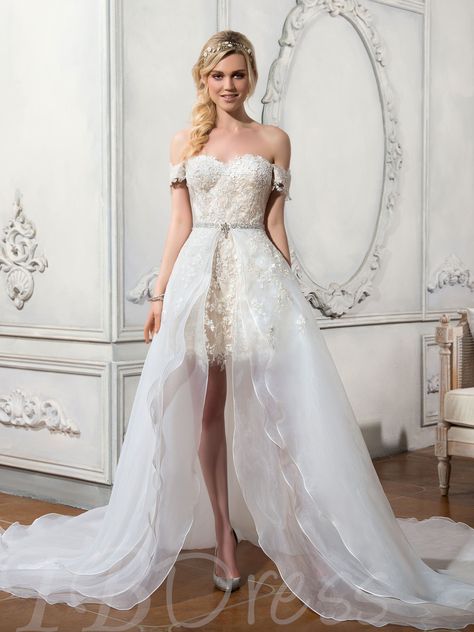 STUNNING AND DIFFERENT, I ADORE THIS IDEA 😍  m.tbdress.com offers high quality Appliques Beaded Removable Skirt Beach Wedding Dress under the category Latest Wedding Dresses unit price of $ 194.03. Removable Skirt Wedding Dress, Lace Mermaid Wedding Dresses, Detachable Wedding Dress, Removable Skirt, Court Train Wedding Dress, Two Piece Wedding Dress, Detachable Skirt, Red Wedding Dresses, Mermaid Wedding Dresses