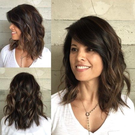 Wavy Medium Length Brunette Hairstyle Layered Thick Hair, Wavy Hairstyles Medium, Thick Wavy Hair, Wavy Haircuts, Shoulder Length Hair Cuts, Haircut For Thick Hair, Medium Hair Cuts, Shoulder Length Hair, Medium Length Hair Cuts