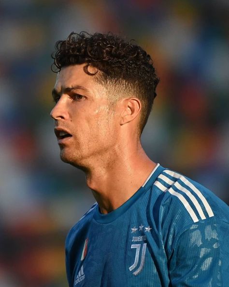 Ronaldo Wallpaper Juventus, Cr7 Haircut, Cristiano Ronaldo Haircut, Ronaldo Images, Ronaldo Hair, Noodle Hair, Cristiano Ronaldo Hairstyle, Ronaldo Haircut, Ronaldo Free Kick