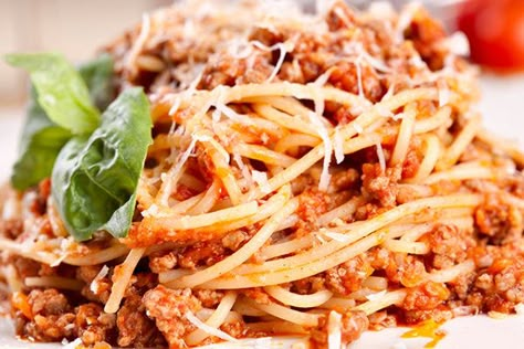 Slow Cooker Cheesy Spaghetti with Turkey Sausage Homemade Turkey Sausage, Weight Watchers Crock Pot Recipes, Cheesy Spaghetti, Spaghetti Bolognese, Healthy Slow Cooker, Slow Cooker Recipes Healthy, Turkey Sausage, Tomato Pasta, Crock Pot Slow Cooker