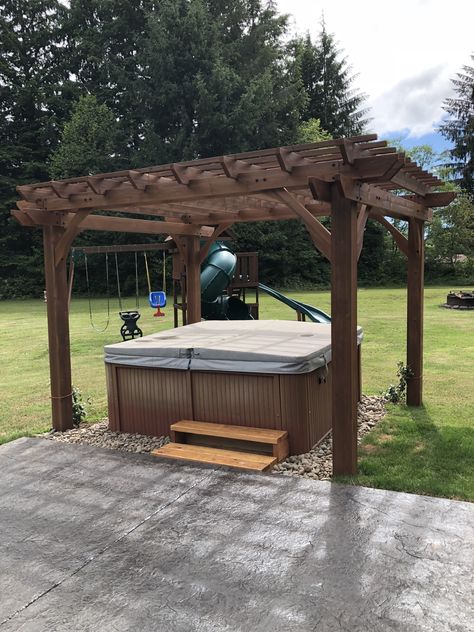 Pergola over hot tub, jasmine vines attached Brick Patio With Hot Tub, Pergola Patio Hot Tub Ideas, Hot Tub Under Pergola, Hot Tub Set Up, Pergola Over Hot Tub, Coin Spa, Jasmine Vines, Tub Decor, Hot Tub Pergola