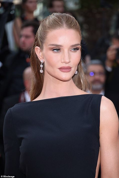 Natural Glam Hairstyles, High Neck Gown Hairstyle, Rosie Huntington Whiteley Updo, Sleek Back Half Up Half Down, Hairstyles With Black Dress, Half Up Half Down Work Hair, Rosie Hw Hair, Black Dress Hairstyles, Old Money Half Up Half Down