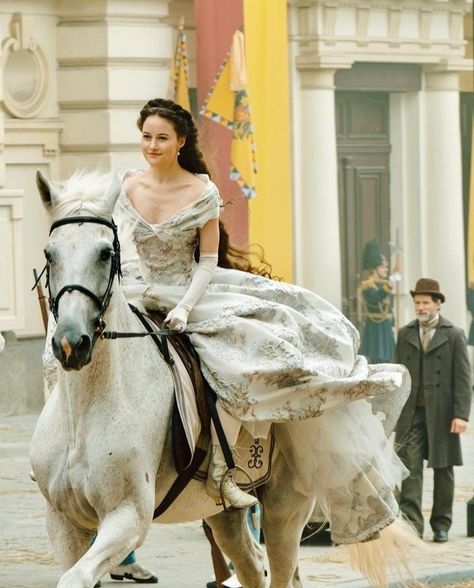 ⚜️The beautiful photo of the Empress Sissi on horse ⚜️Dominique Devenport as the Empress Sissi