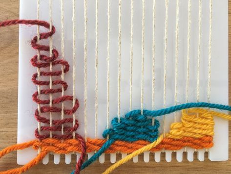 Weaving a shape on the frame loom Basic Weaving Patterns, Loom Weave Patterns, Frame Loom Weaving Patterns, How To Weave On A Loom, Weaving Projects Beginners, Weaving Loom Patterns, Weaving Projects Ideas, Loom Weaving Patterns, Weaving On A Loom